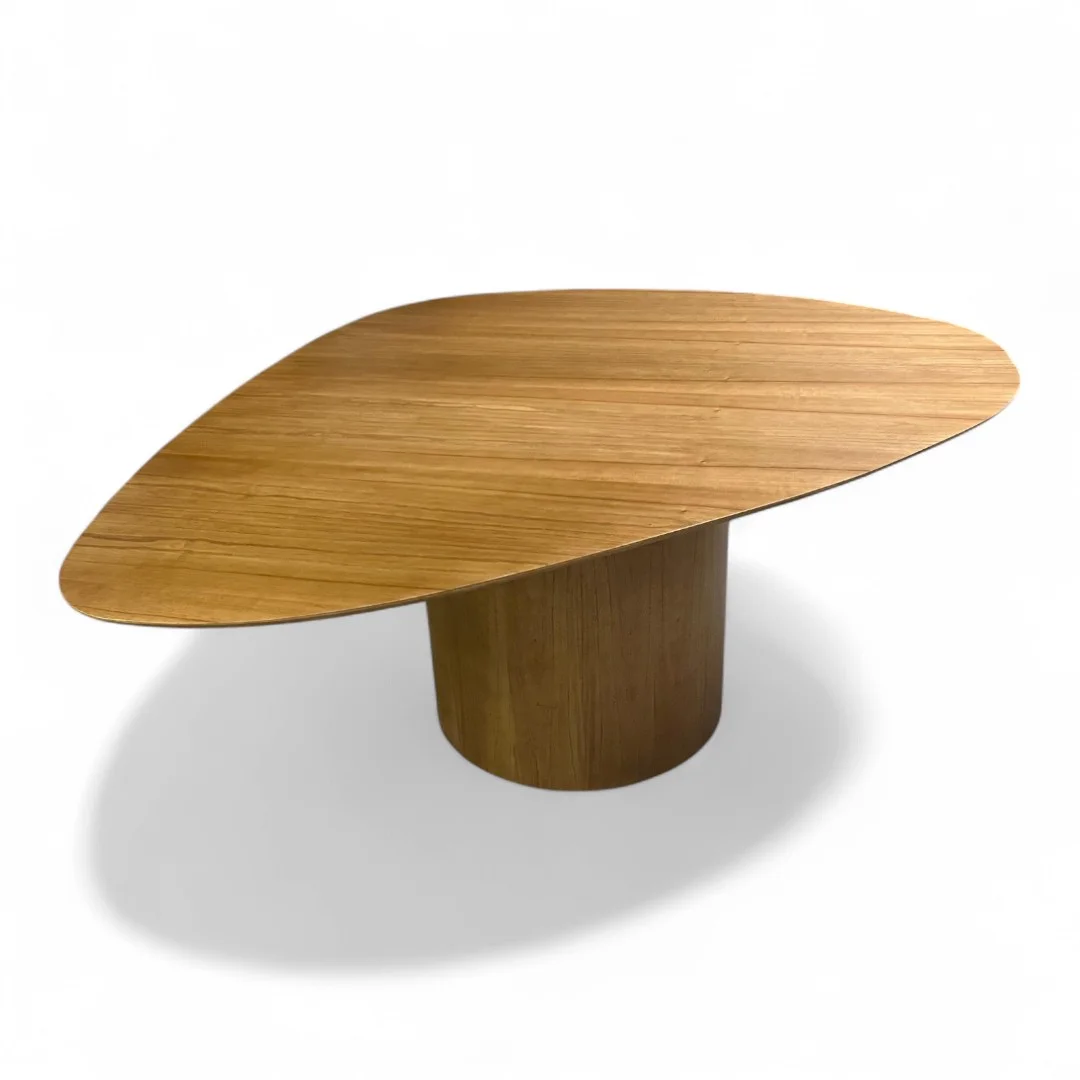 Mesa de Jantar Triangular, Mesa de Jantar 6 pessoas, Mesa de jantar 7 pessoas, mesa de jantar em lamina Tauari